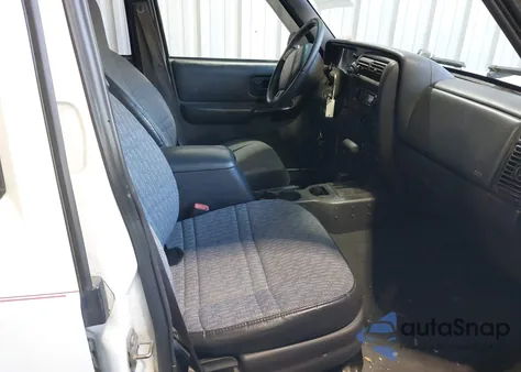 2001 Jeep Cherokee Sport from USA, damaged, VIN 1J4FF48S81L565905